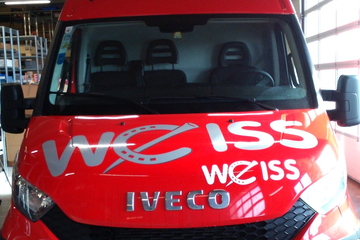 Weiss Frontbeschriftung